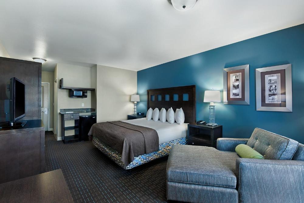 Bay View Balcony King Suite interior